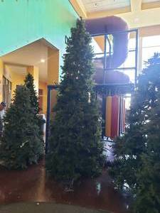 lot 1336 image: Tall 12 Pre-Lit Artificial Christmas Tree