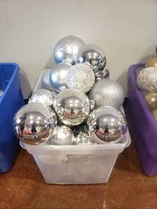 lot 1363 image: Tote Full of Christmas Ornaments.  Ornaments up to 10 Wide