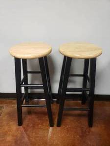 lot 681 image: Lot of 2 Wooden Barstools