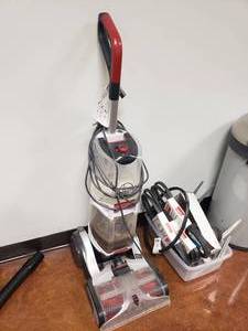 lot 1417 image: Hoover Professional Heat Force Carpet Cleaner, Model FH52002