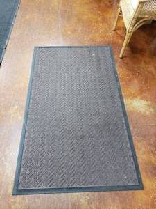 lot 1437 image: Eco Plus Brown Entrance Mat.  5 x 3