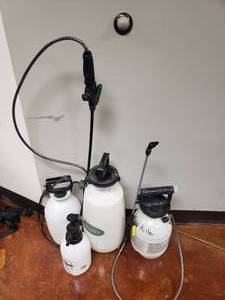 lot 1443 image: Lot of 4 Pump Sprayers