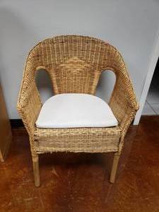 lot 1447 image: Wicker Chair