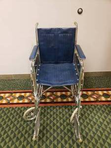 lot 1466 image: Sickroom Service Wheelchair