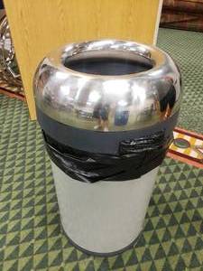 lot 1485 image: Round Open Mount Trash Can