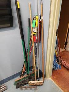 lot 1499 image: Lot of Brooms, Rakes & Poles