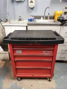 lot 1560 image: Task Force 5 Drawer Rolling Tool Cabinet w Contents