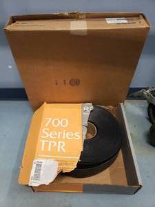 lot 1562 image: 2 Boxes of Vinyl Baseboard