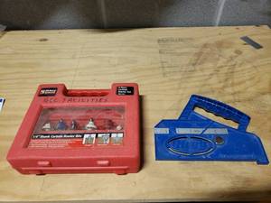 lot 1587 image: 14 Shank Router Bits & Kreg Table Saw Push Stick
