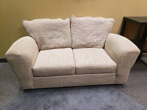 lot 1599 image: Soft Overstuffed Loveseat