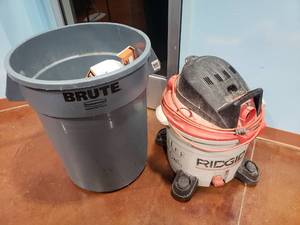 lot 1589 image: Ridgid Model WD12450 5 HP WetDry Vac w Attachments & Extra Filter