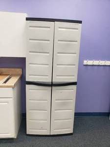 lot 1638 image: Plastic Garage Cabinet