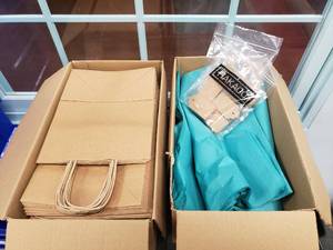 lot 1672 image: Large Box Full of Brown Paper Gift Bags w Big Box Full of Tissue Paper