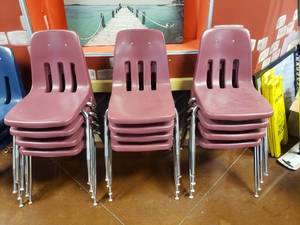 lot 1675 image: Lot of 12 Maroon Classroom Chairs