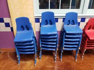 lot 1683 image: Lot of 17 Blue Classroom Chairs