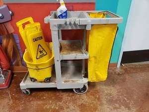lot 1792 image: Rubbermaid Janitors Cart w Contents