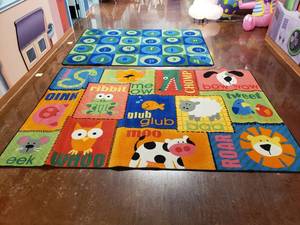 lot 1804 image: Large Classroom Area Rug.  106 x 72