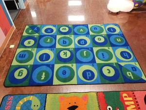 lot 1805 image: Large Classroom Area Rug.  90 x 56