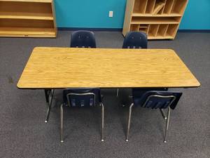 lot 1901 image: Classroom Table w Folding Legs & 4 Chairs