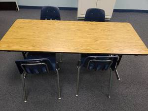 lot 1902 image: Classroom Table w Folding Legs & 4 Chairs