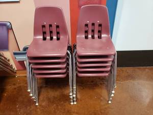 lot 1908 image: Lot of 10 Classroom Chairs