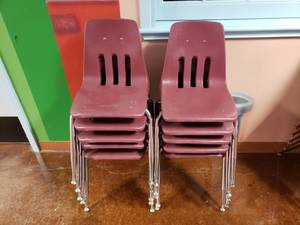 lot 1910 image: Lot of 10 Classroom Chairs
