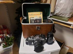 lot 1975 image: Pentax Spotmatic F Camera w Extra Lens & Accessories