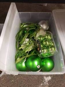 lot 1986 image: Tote Full of Misc Christmas Dcor.