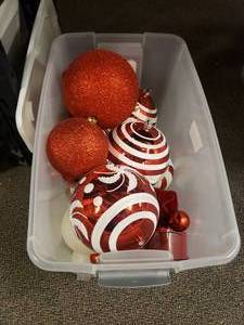 lot 1987 image: Tote Full of Misc Christmas Dcor.  Large Ornaments.
