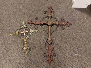 lot 1991 image: Lot of 2 Metal Crosses.  Up to 3 Tall