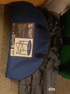 lot 1998 image: Lot of 4 Academy Folding Chairs & Dallas Cowboys Folding Table