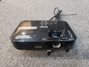 lot 79 image: Epson H429A LCD Projector