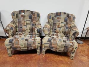 lot 708 image: Lot of 2 Matching Arm Chairs