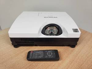lot 1431 image: Hitachi CP-DW10N 3LCD Projector