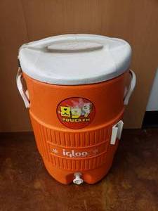 lot 688 image: Igloo Water Cooler
