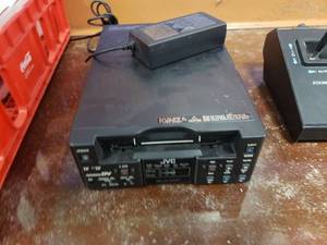 lot 2018 image: JVC BR-DV3000U Professional DV Recorder