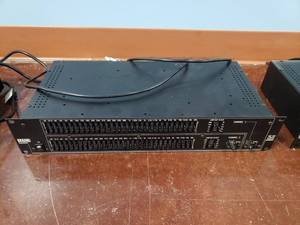 lot 2028 image: Rane ME 60 Graphic Equalizer