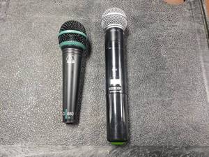 lot 2038 image: Lot of 2 Wireless Microphones.  Shure SM58 & AKG D 880