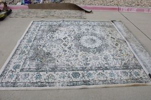 lot 57 image: Matching Bodrum Area rug and runner