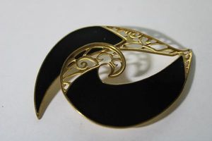 lot 120 image: Signed Berebi (Edgar Berebi 1979-2001) large statement limited edition enamel art nouveau broochpin. Marked Berebi on reverse.3L x 2.5H