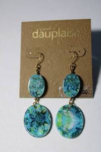 lot 158 image: Signed Dauplaise (Stein Mart) Summers Colors French ear wire shell earrings on hang card. 2.75L
