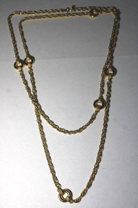 lot 95 image: Signed Monet gold plated textured chain necklace with donut stations. Has Monet hang tag. Spring ring clasp. 52L