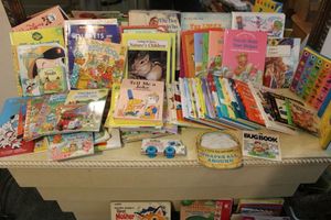 lot 133 image: Kids Childrens book collection