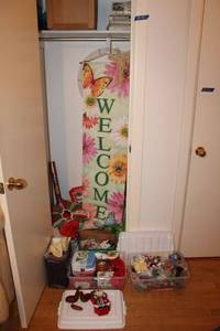 lot 139 image: Christmas train, decorations and Welcome sign
