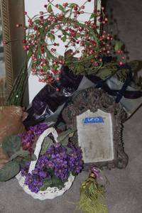 lot 153 image: Artificial flowers and small wall mirror