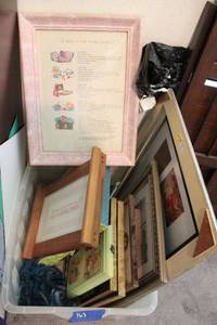 lot 163 image: Picture frames and Grandma wall art