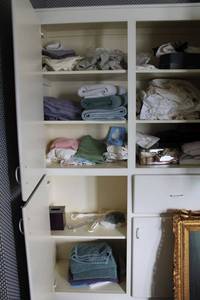lot 188 image: Bath towels, sheets, and soap set