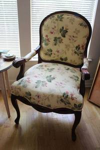 lot 14 image: Yellow Floral upholstered armchair