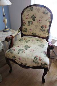 lot 18 image: Yellow Floral upholstered armchair