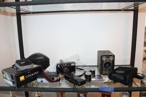 lot 28 image: Camera Lot vintage and modern, see photos